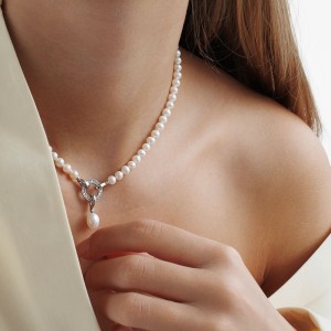 Colier cu perle naturale si pandantiv cu cristale 45 cm DiAmanti 252-28-G (Argint 925‰ 1,9 g.)